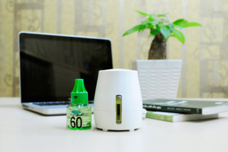 máy xông tinh dầu đuổi muỗi nhật